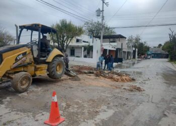 Beneficia Alcalde Carlos Peña Ortiz a colonia Lázaro Cárdenas con pavimentación