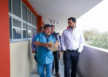 Construye Gobierno de Carlos Peña Ortiz tres aulas en el CETIS 131