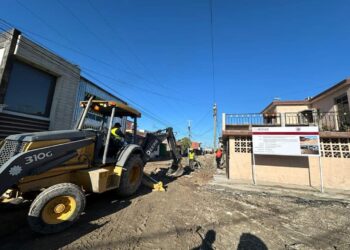 Beneficia Alcalde Carlos Peña Ortiz a vecinos de La Cima con pavimentación hidráulica