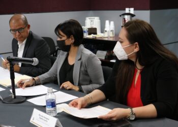 Aprueba comisión en el Senado aguinaldo de 30 días