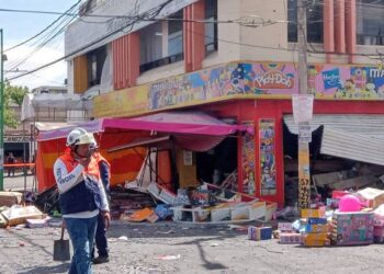 Explota taquería en la Ciudad de México; hay al menos tres lesionados