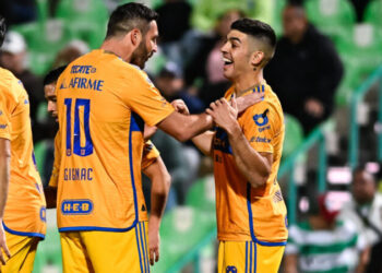 ¡Ley del ex! Juan Brunetta le hizo la maldad a Santos y comanda victoria de Tigres