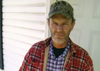 Arrestan a hombre de Tennessee que amenazó con disparar a migrantes en la frontera