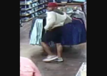 Roba más de mil dólares en mercancía marca Ariat