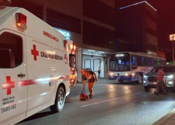 Lujosa camioneta atropella a dos adultos mayores en Tampico