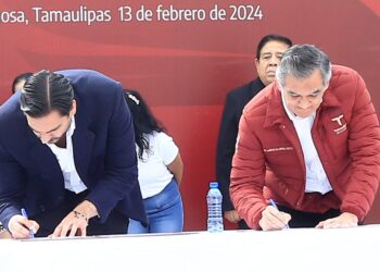Refuerza gobernador seguridad en la frontera tamaulipeca; entrega patrullas y despliega más policías