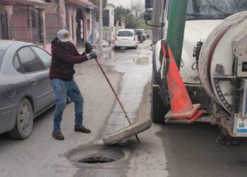 Gobierno de Reynosa invita a ciudadanía a no depositar basura, grasas o escombro en alcantarillas