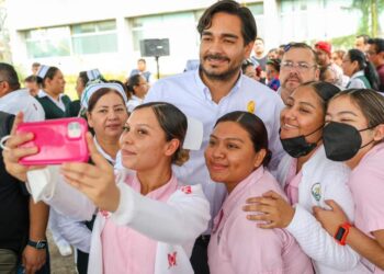 Reconoce Alcalde Carlos Peña Ortiz a héroes de la salud