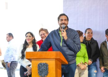 Beneficia Carlos Peña Ortiz con Brigada DIF a familias de Caracoles