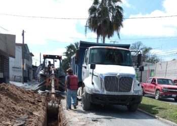 Realiza COMAPA rehabilitación de drenaje sanitario en la colonia Las Cumbres