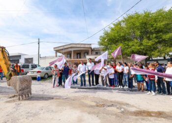 Dio Alcalde Carlos Peña Ortiz banderazo a pavimentación hidráulica por más de 5.9 MDP