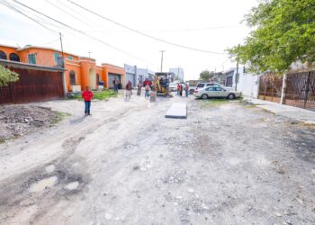 Dio Alcalde Carlos Peña Ortiz banderazo a pavimentación hidráulica por más de 5.9 MDP