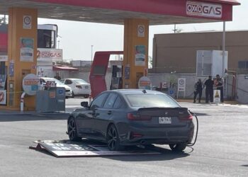 Ejecutan a hombre mientras cargaba gasolina en San Nicolás