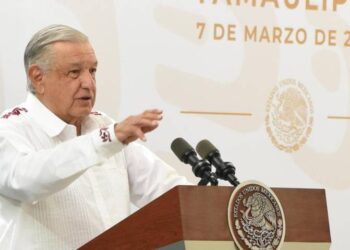 Protesta de normalistas en Palacio Nacional es un acto de provocación, asegura AMLO