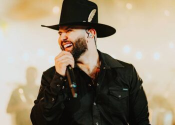 ¿Quién es Carín León, el cantante que le abrirá a los Rolling Stones?