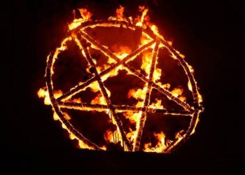 Realizan tradicional misa negra en el primer viernes de marzo en Catemaco