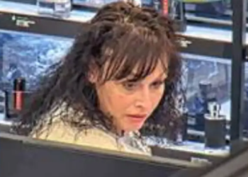 Policía de McAllen busca a mujer involucrada en tres robos