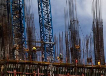 Generación de empleos formales cae 11% en febrero: IMSS