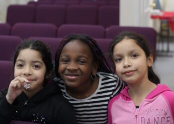 Mundos separados: La discriminación racial continúa determinando las oportunidades para los niños estadounidenses