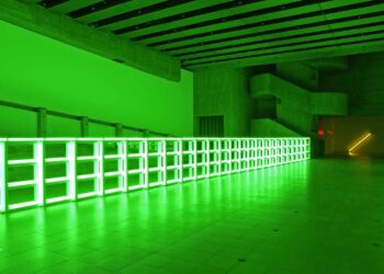 Obras de Dan Flavin, figura clave del minimalismo ahora en Monterrey.