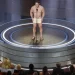 John Cena presenta desnudo el Premio Oscar a mejor vestuario