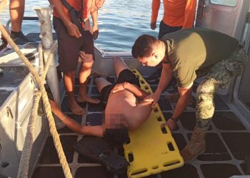 Marina rescata a una persona de ahogarse, en Puerto Matamoros