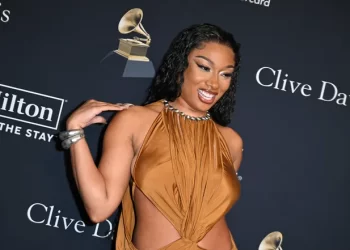 Megan Thee Stallion demandada por ex camarógrafo, acusada de acoso y avergonzarlo por su peso