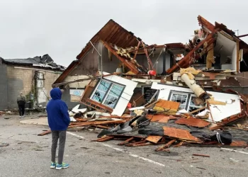 Tornados y tormentas azotan el Medio Oeste, hay dos muertos en Oklahoma
