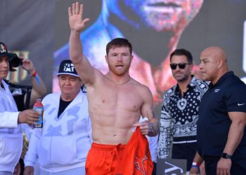 Canelo Álvarez rechaza a Benavídez otra vez: “peleo con cualquiera y gano mi buen dinero”