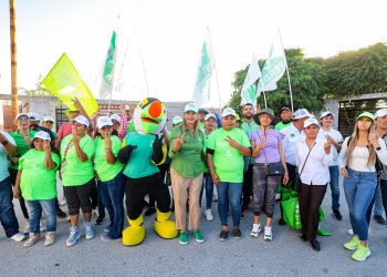Visitó Maki Ortiz Loma Real casa por casa y le aseguraron su voto