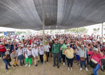 Refrenda Carlos Peña Ortiz su compromiso para continuar con el bienestar para los vecinos de la Colonia Arecas