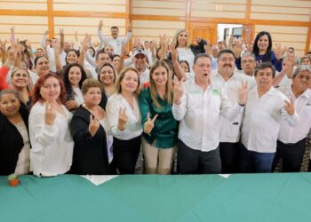 Van Claudia Sheinbaum, Maki Ortiz y Eugenio Hernández por educación profesional gratuita