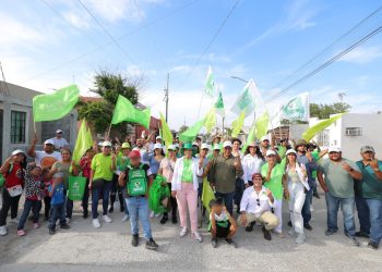 Muestran vecinos su apoyo a Maki Ortiz en camino al Senado