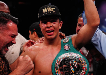 ¿Quién es Jaime Munguía, el rival mexicano que quiere destronar al Canelo?