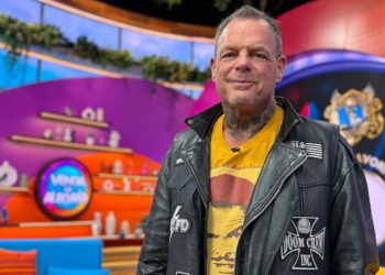 Vampiro Canadiense es brutalmente golpeado en Televisión en vivo