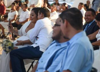 México: SCJN da revés a matrimonio poliamoroso