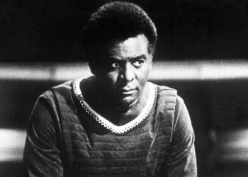 Terry Carter, estrella de “Battlestar Galactica” y “McCloud”, fallece a los 95 años