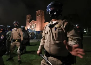 Estalla violencia en protesta de la UCLA