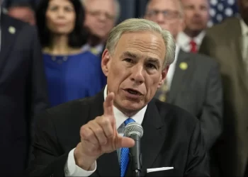 Greg Abbott indulta a hombre condenado por asesinato durante Black Lives Matter