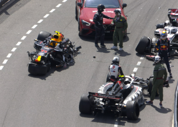 ¡Brutal choque! Checo Pérez salió ileso de un aparatoso accidente en Mónaco
