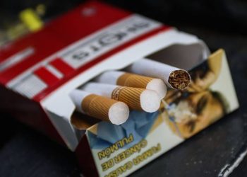 Cajas de cigarros tendrán más advertencias de riesgo por fumar
