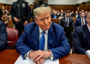 Equipo de Trump busca demandar a autores de biografía presentada en Cannes