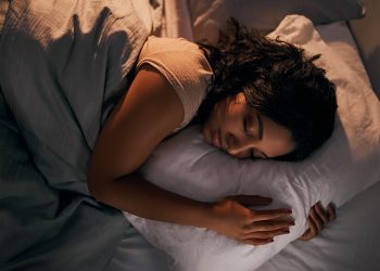 Estudio revela que el sueño si restablece las conexiones cerebrales, pero sólo durante las primeras horas