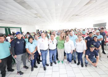Mil trabajadores de maquiladoras ofrecen voto a Carlos Peña y Maki Ortiz