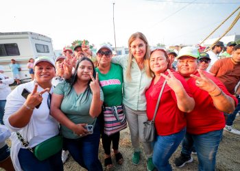 Respaldan en Terranova a Maki Ortiz y Carlos Peña con total apoyo