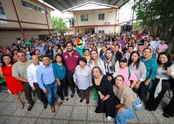 Ángeles de la salud votarán por la 4T con Maki Ortiz y Carlos Peña