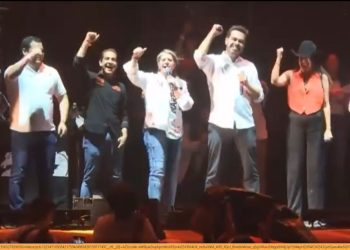 9 personas muertas y 70 heridos, saldo por caída de templete en evento de Álvarez Máynez