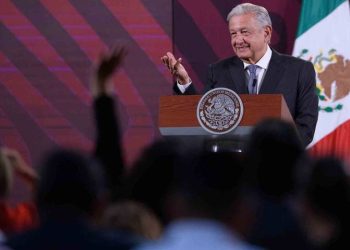 INE ordena a AMLO eliminar mañanera en la que opina sobre el primer debate presidencial