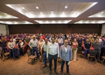 Carlos Peña Ortiz Impulsa la Educación y la Tecnología en Reynosa