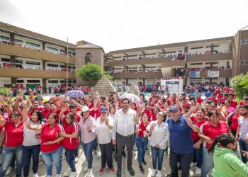 Carlos Peña Ortiz y Olga Juliana Elizondo Encabezan Encuentro con Jóvenes en la Universidad Tamaulipeca